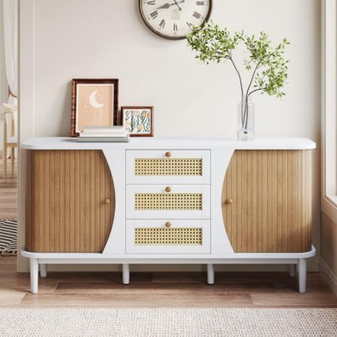 Le charme du rangement avec ce buffet avec tiroirs, avec portes, coloris blanc et naturel