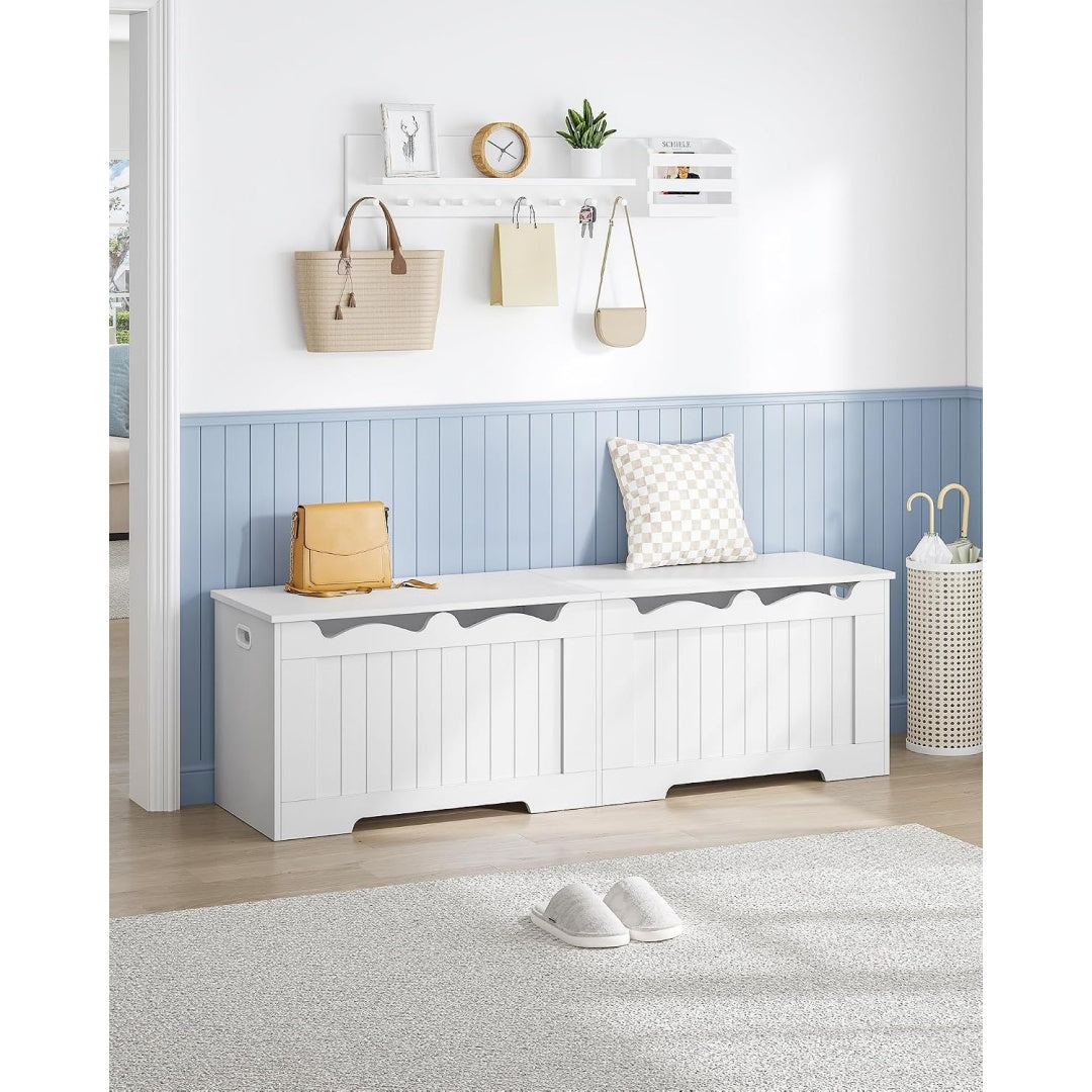 Le charme du rangement avec ce table avec portes, a l'aspect bois, coloris blanc et bois naturel