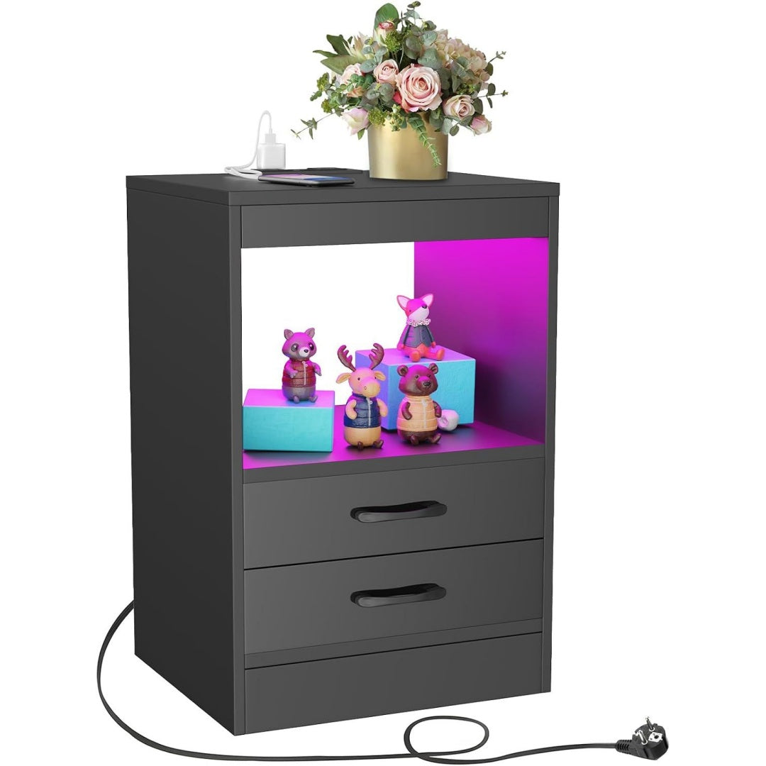 Un espace mieux organise grace a ce commode avec tiroirs, avec portes, finition vert