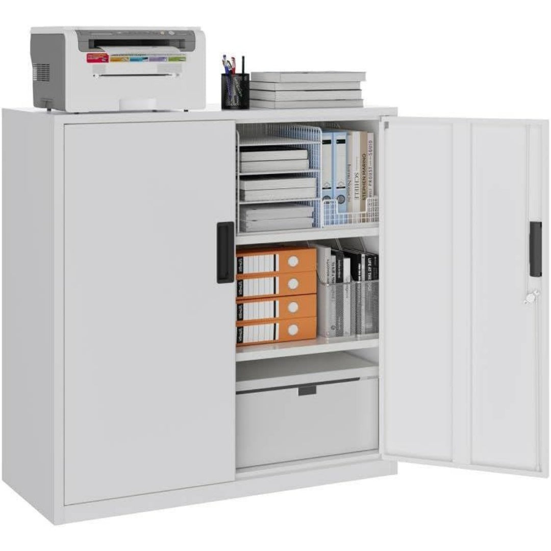 Pour un interieur harmonieux, bibliotheque avec portes, avec etageres en finition blanc