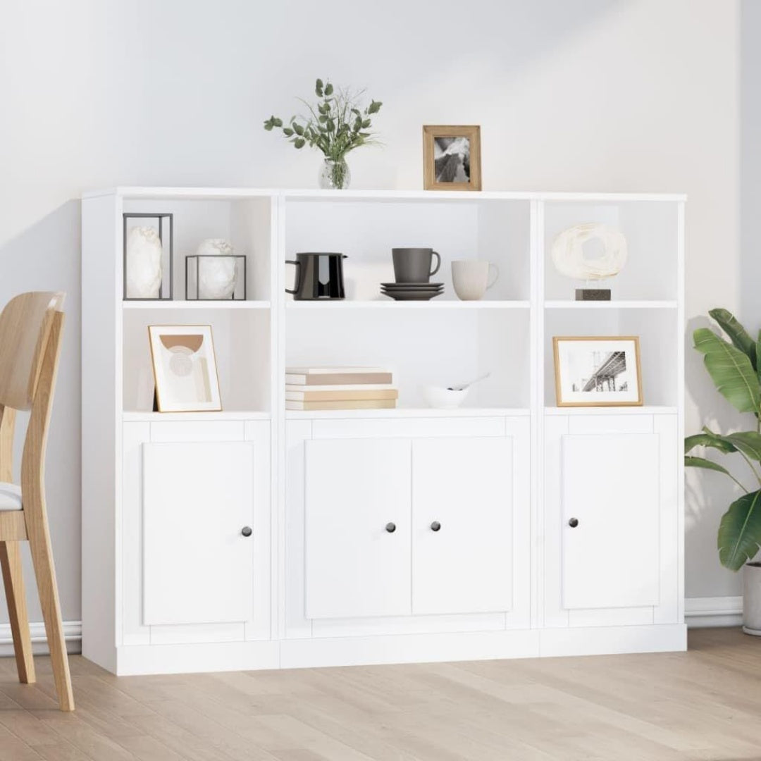 Le charme du rangement avec ce buffet a l'aspect bois, aux lignes contemporaines, coloris blanc et bois naturl
